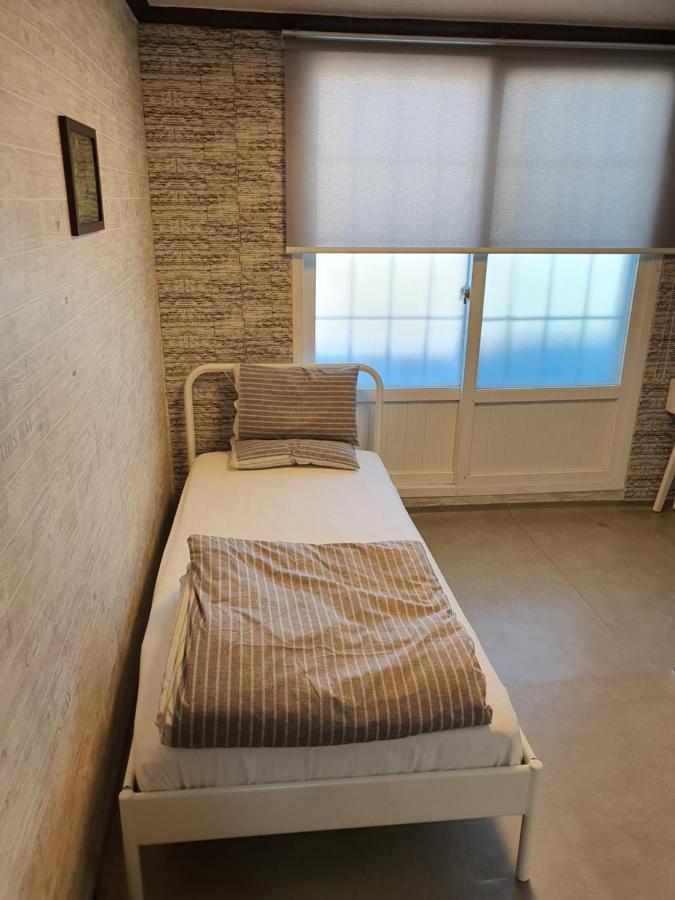 Blue Door Hostel Guesthouse Sokcho Exterior foto