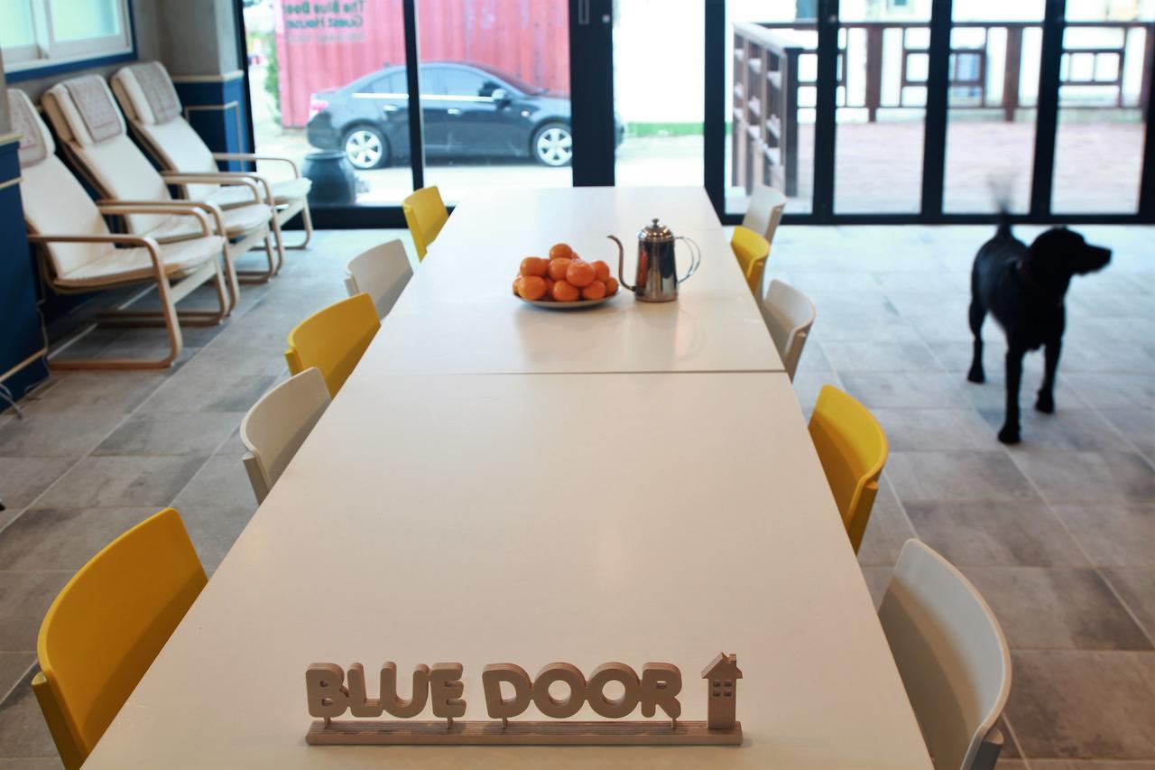 Blue Door Hostel Guesthouse Sokcho Exterior foto