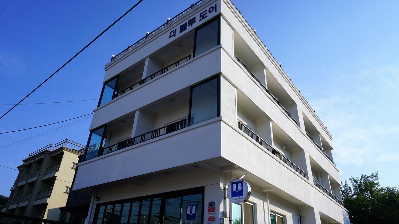 Blue Door Hostel Guesthouse Sokcho Exterior foto
