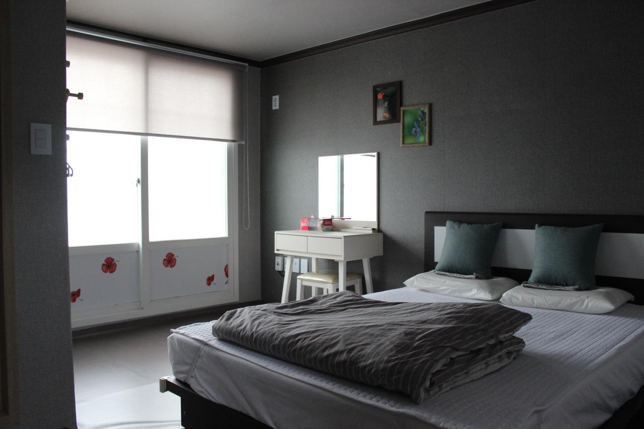 Blue Door Hostel Guesthouse Sokcho Exterior foto
